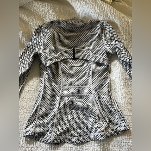 LULULEMON Define Jacket - Picture 4 of 5